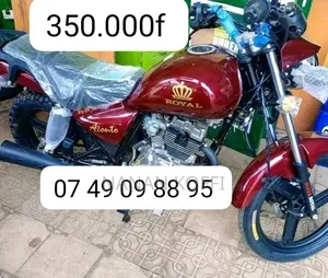Nouveau TVS Apache 160 4V 2025 Blanc