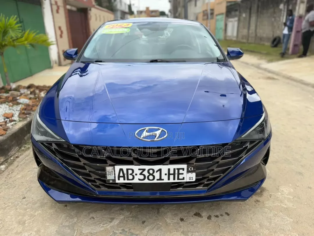 Hyundai Elantra 2023 Bleu