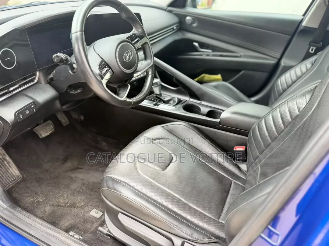 Hyundai Elantra 2023 Bleu