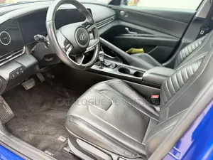 Hyundai Elantra 2023 Bleu