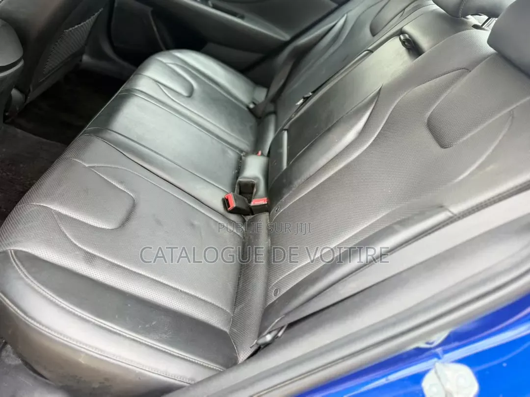Hyundai Elantra 2023 Bleu