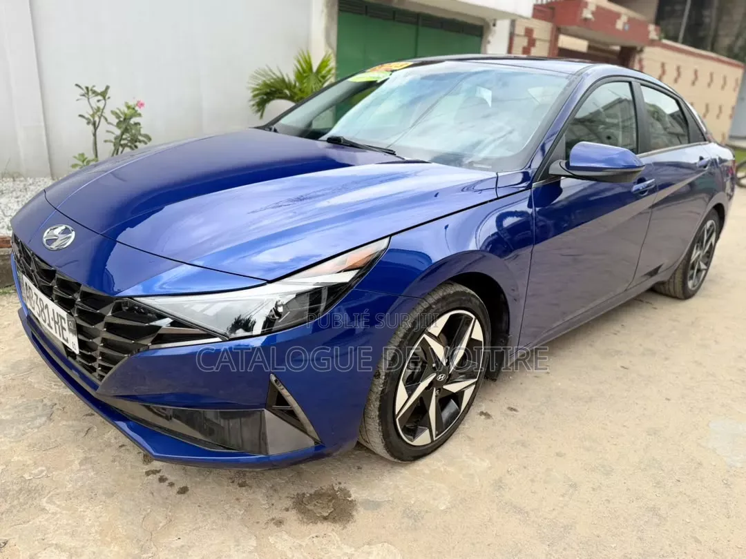 Hyundai Elantra 2023 Bleu