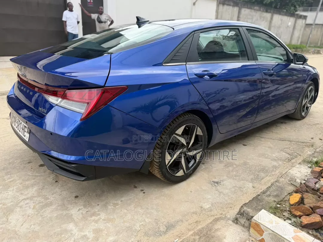 Hyundai Elantra 2023 Bleu