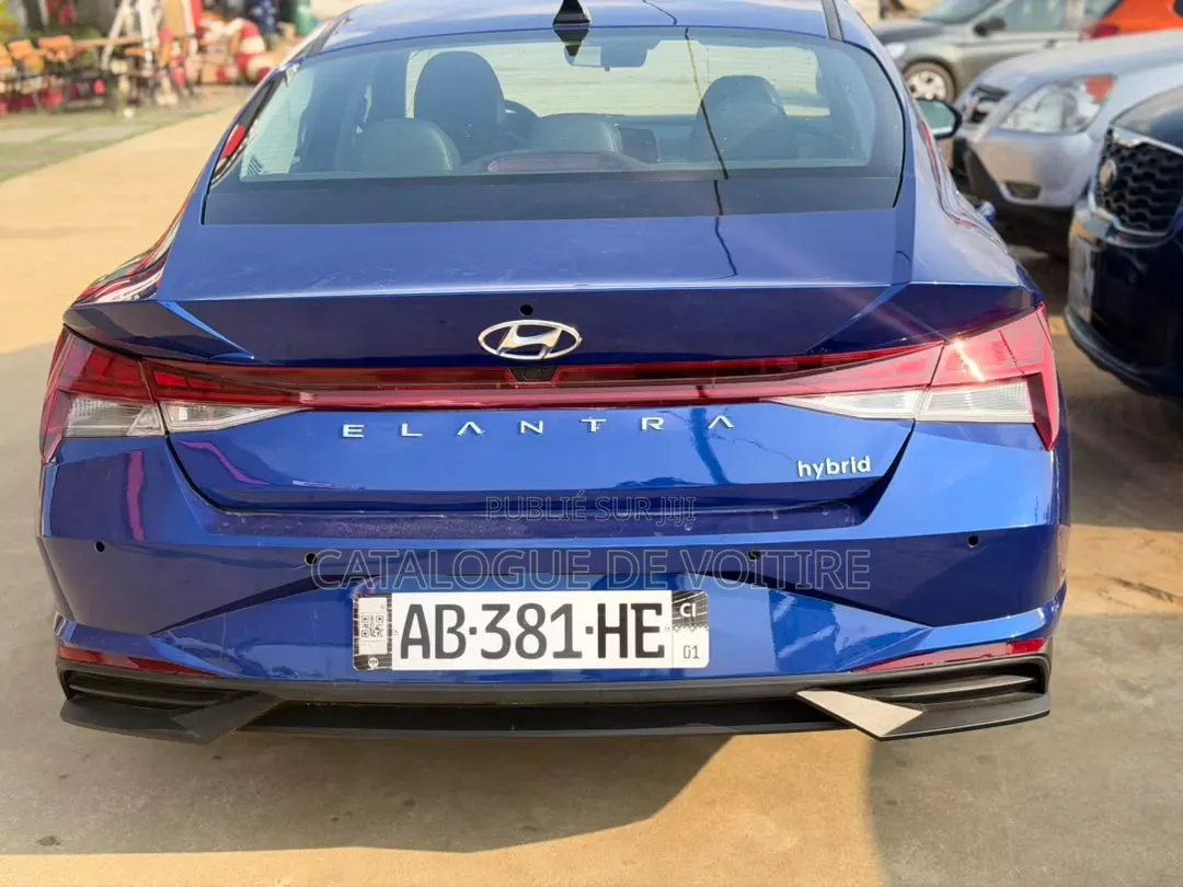 Hyundai Elantra 2023 Bleu