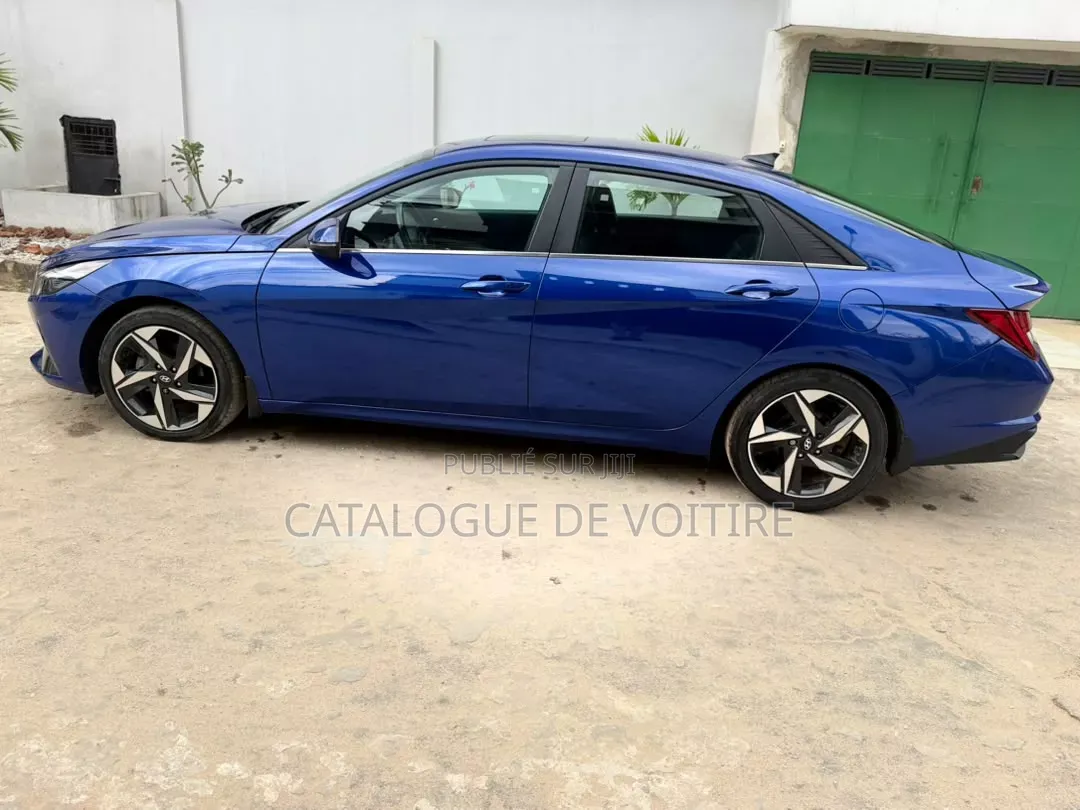 Hyundai Elantra 2023 Bleu