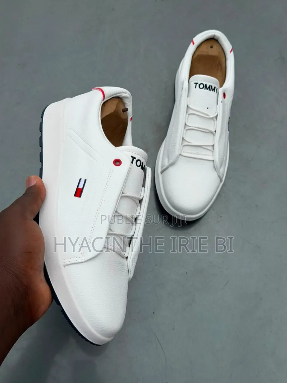 Tommy HILFIGER P40-46 Tendance ,Chic, Élégance Combinée