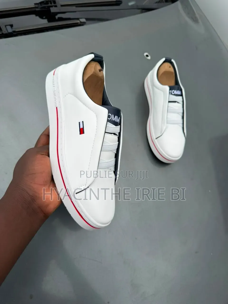 Tommy HILFIGER P40-46 Tendance ,Chic, Élégance Combinée