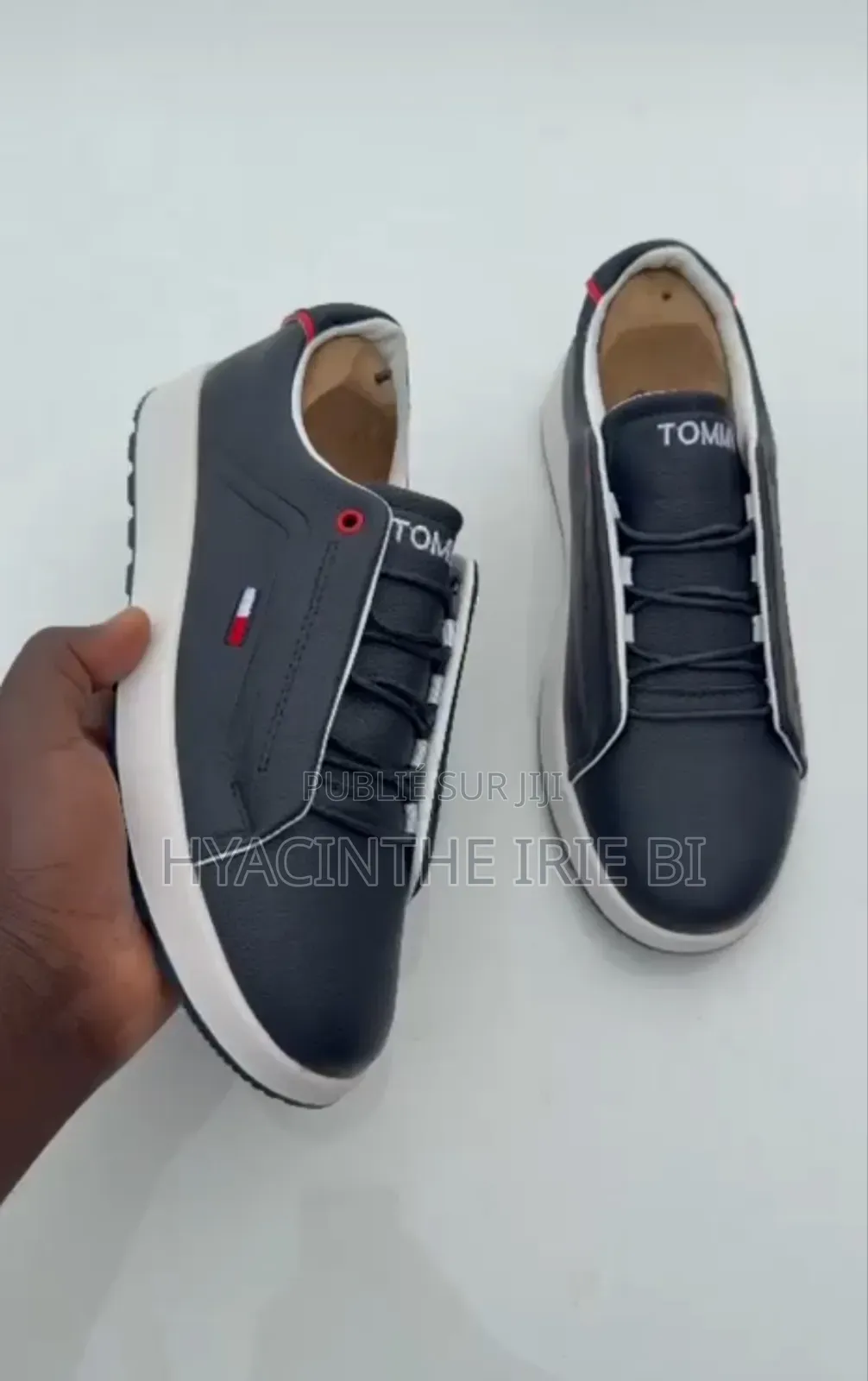 Tommy HILFIGER P40-46 Tendance ,Chic, Élégance Combinée