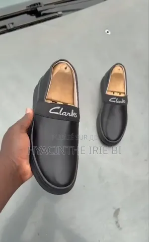 Sneakers Clarks P40-46 
 Tendance ,Chic, Élégance Combinée