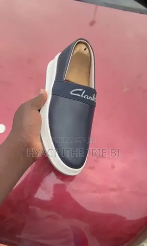 Sneakers Clarks P40-46 
 Tendance ,Chic, Élégance Combinée