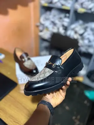 Gucci Moccassin P40-45
 Tendance ,Chic, Élégance