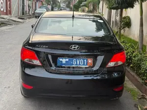 Hyundai Accent 2015 Noir