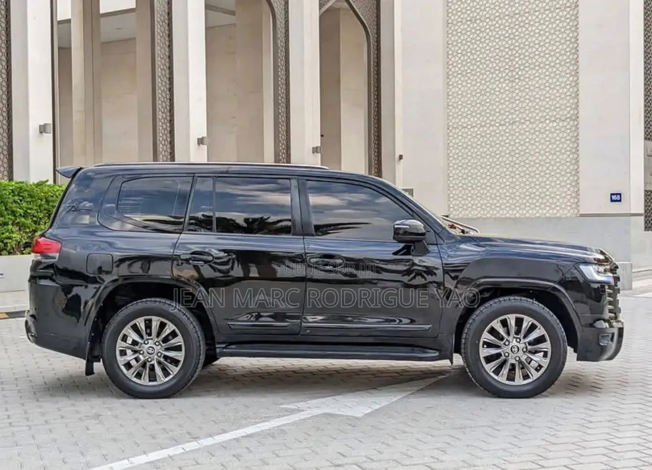 Nouveau Toyota Land Cruiser 2026 Noir