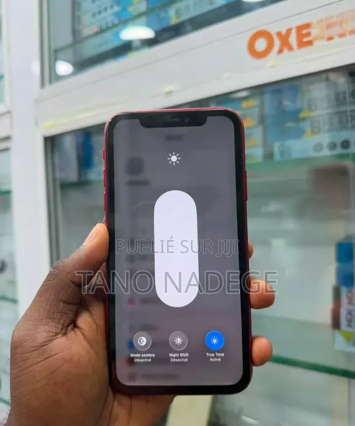 Nouveau Apple iPhone 11 128 GB Rouge