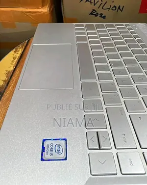 Nouveau Ordinateur portable HP Pavilion 13 8GB Intel Core i5 SSD 256GB
