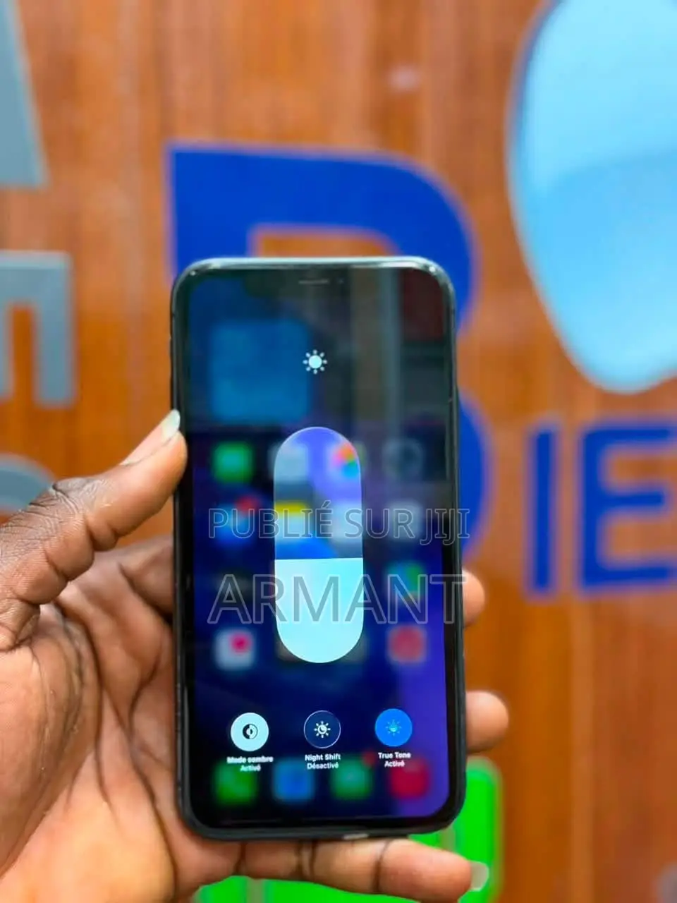 Nouveau Apple iPhone 11 64 GB Noir