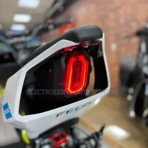 Nouveau Yamaha R6 2023 Blanc