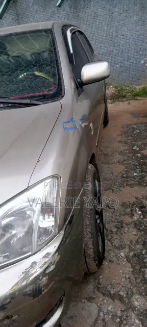 Toyota Corolla 1.4 D-4D Automatic 2005 Gris