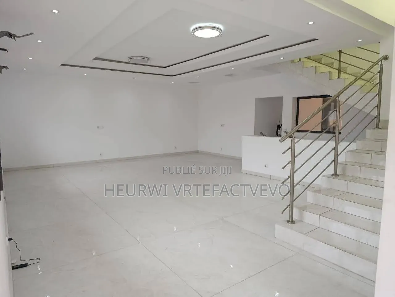 6chbre Duplex dans Cité Diaspora, Cocody à Vendre