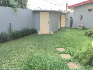 5chbre Duplex dans Beraka Corporation, Cocody à Louer