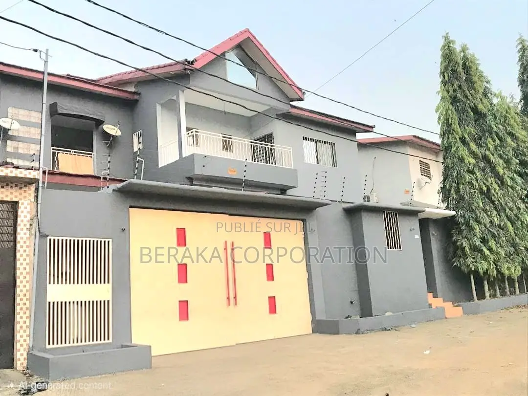 5chbre Duplex dans Beraka Corporation, Cocody à Louer