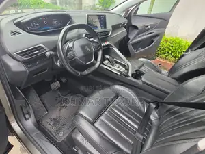 Peugeot 3008 2019 Gris