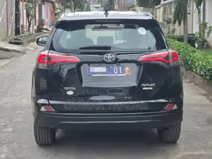 Toyota RAV4 2017 Noir