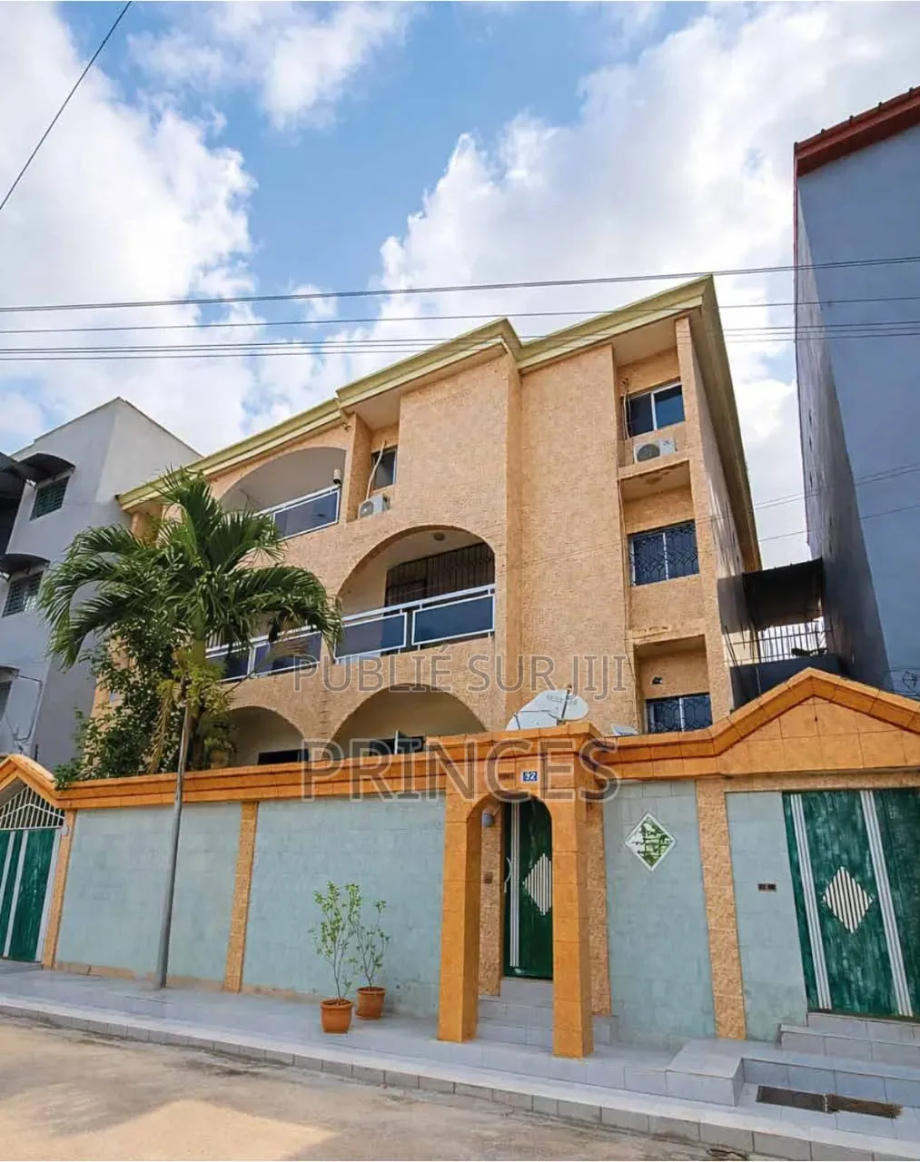 7chbre Duplex dans Ange Immobilier, Cocody à Louer