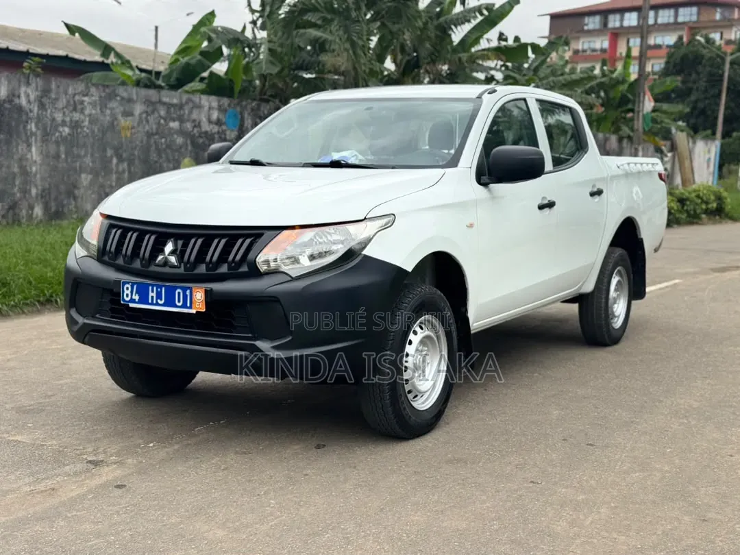 Mitsubishi L200 2016 Blanc cassé