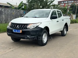 Mitsubishi L200 2016 Blanc cassé