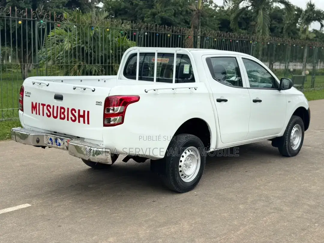 Mitsubishi L200 2016 Blanc cassé