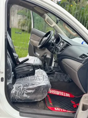 Mitsubishi L200 2016 Blanc cassé