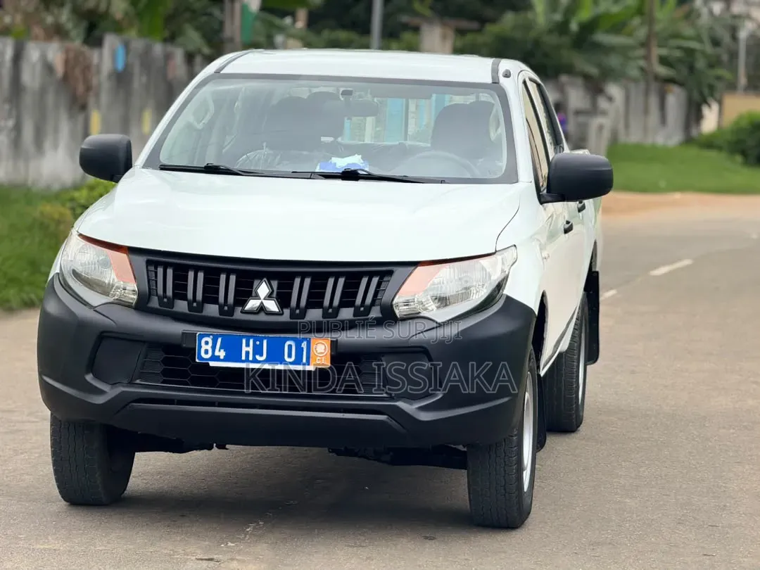 Mitsubishi L200 2016 Blanc cassé