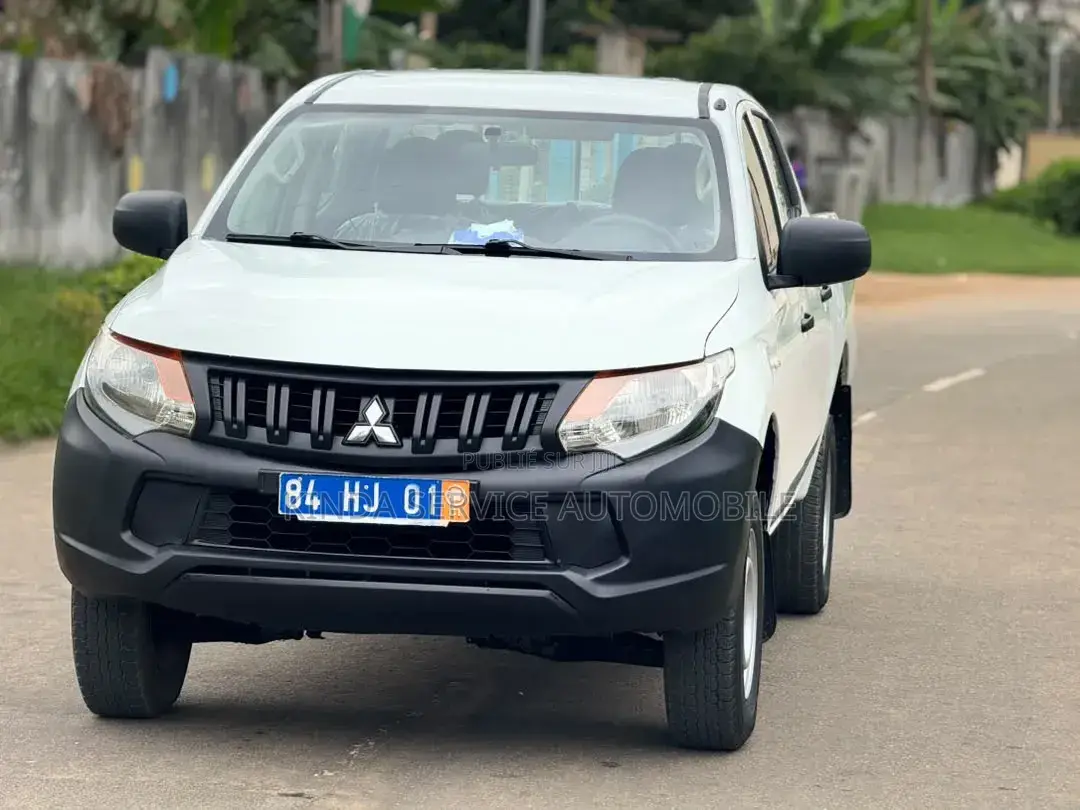 Mitsubishi L200 2016 Blanc cassé