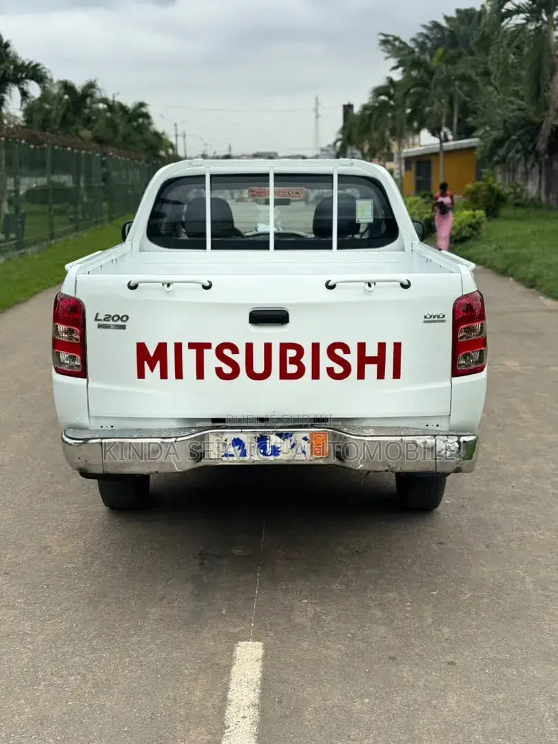 Mitsubishi L200 2016 Blanc cassé