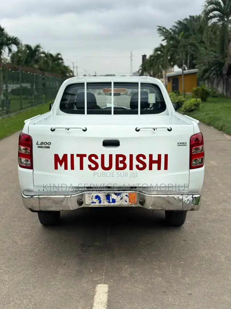 Mitsubishi L200 2016 Blanc cassé