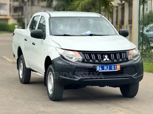 Mitsubishi L200 2016 Blanc cassé