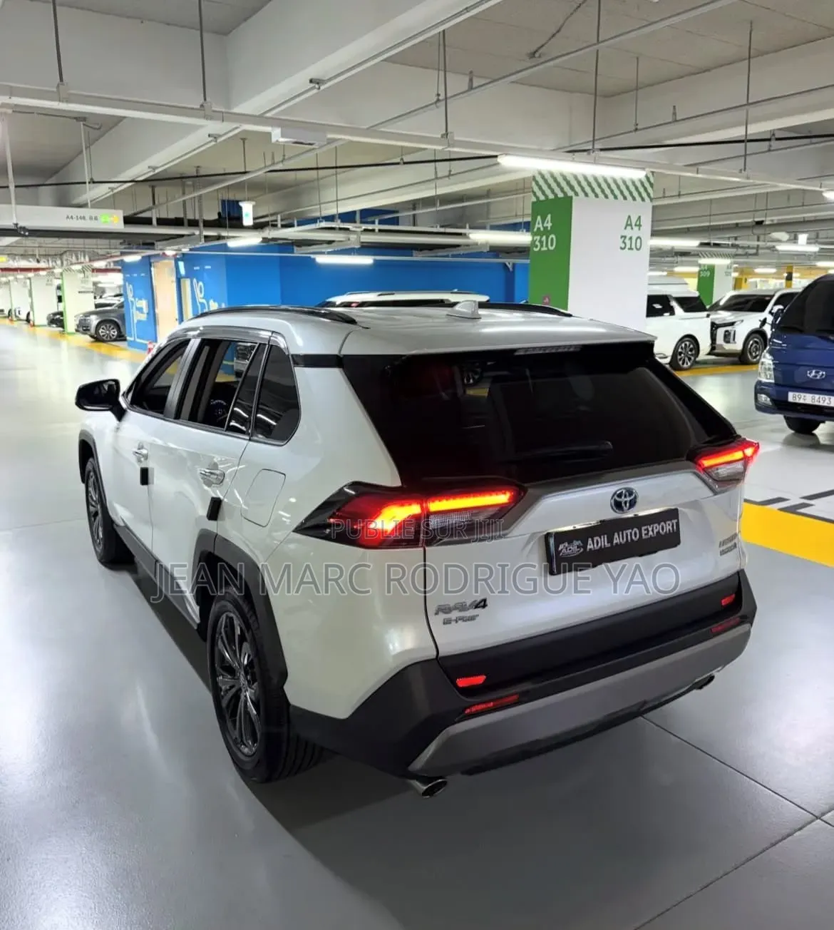 Nouveau Toyota RAV4 2026 Blanc cassé