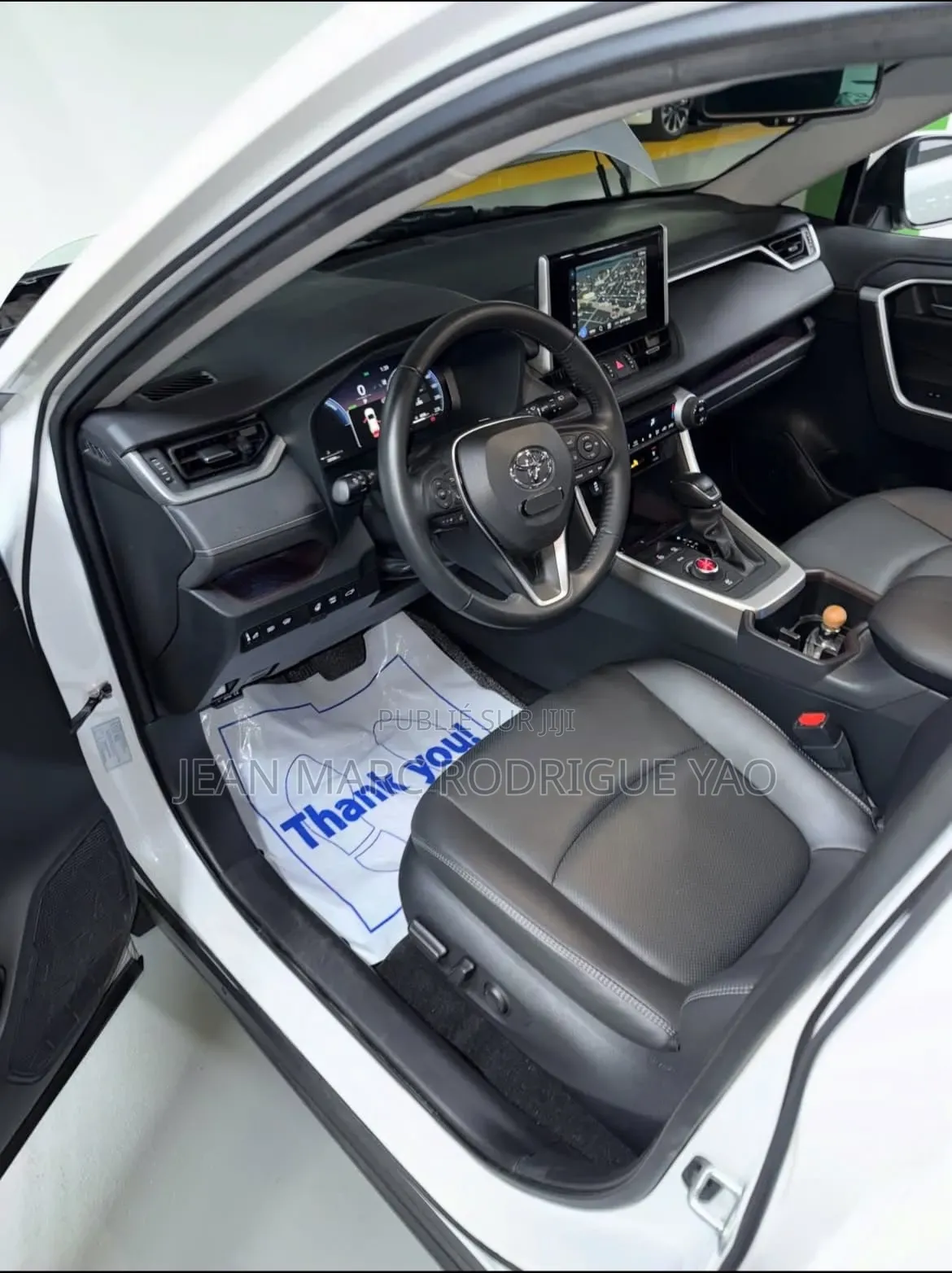 Nouveau Toyota RAV4 2026 Blanc cassé