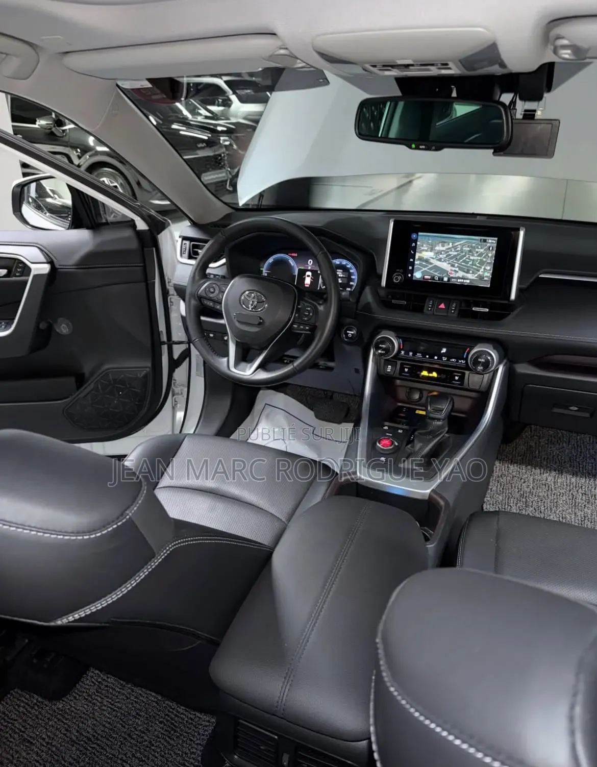 Nouveau Toyota RAV4 2026 Blanc cassé