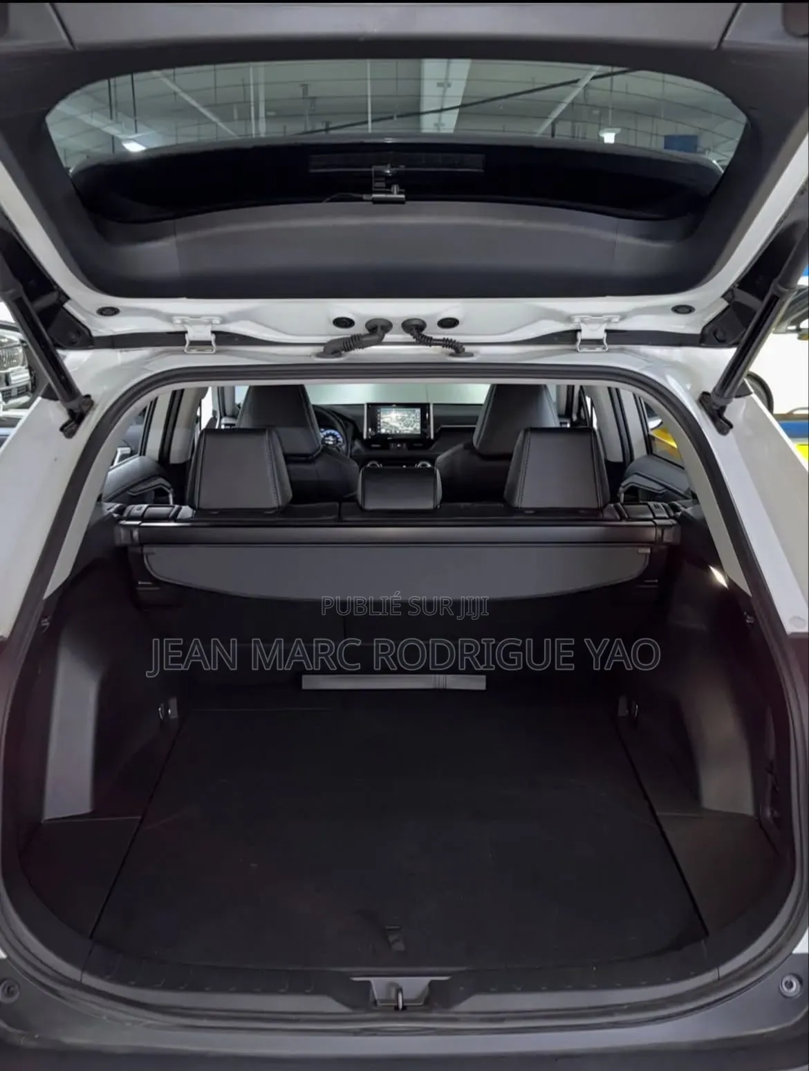 Nouveau Toyota RAV4 2026 Blanc cassé
