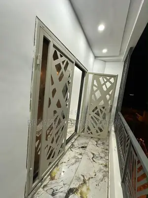 3chbre Appartement dans Beraka Corporation, Cocody à Louer