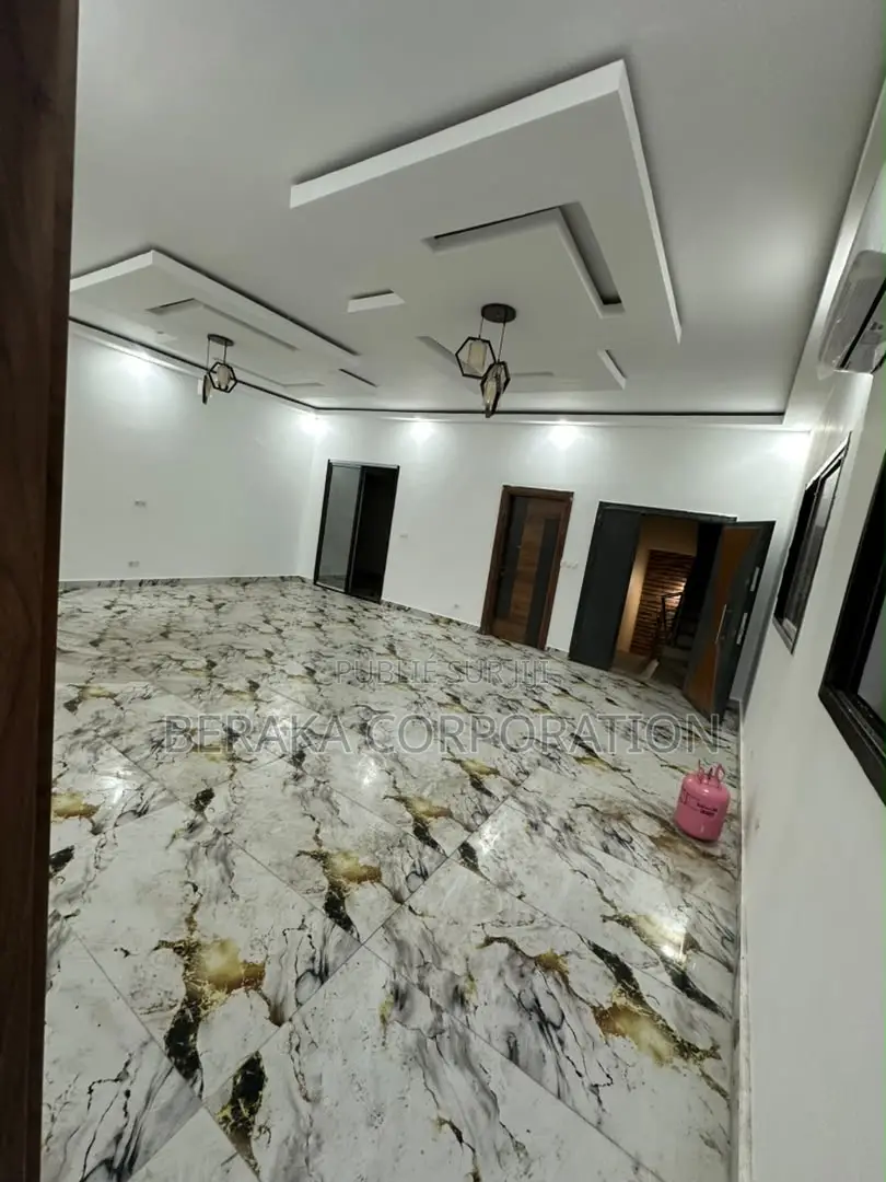 3chbre Appartement dans Beraka Corporation, Cocody à Louer