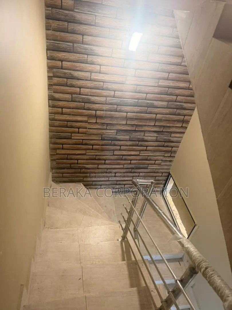 3chbre Appartement dans Beraka Corporation, Cocody à Louer