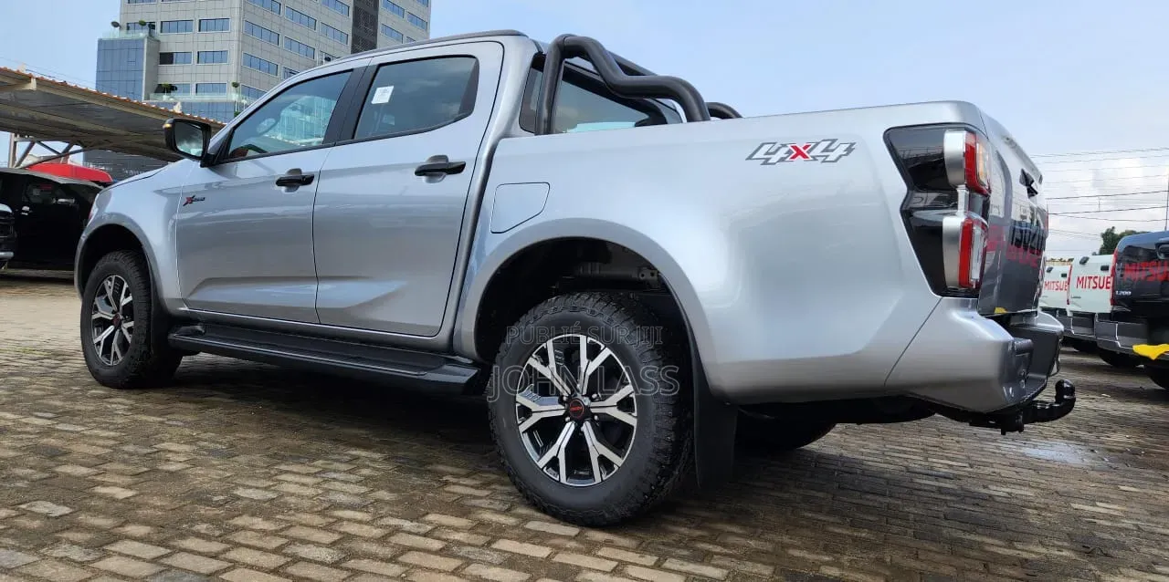 Nouveau Isuzu D-MAX 2026 Gris
