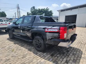 Mitsubishi L200 2025 Noir