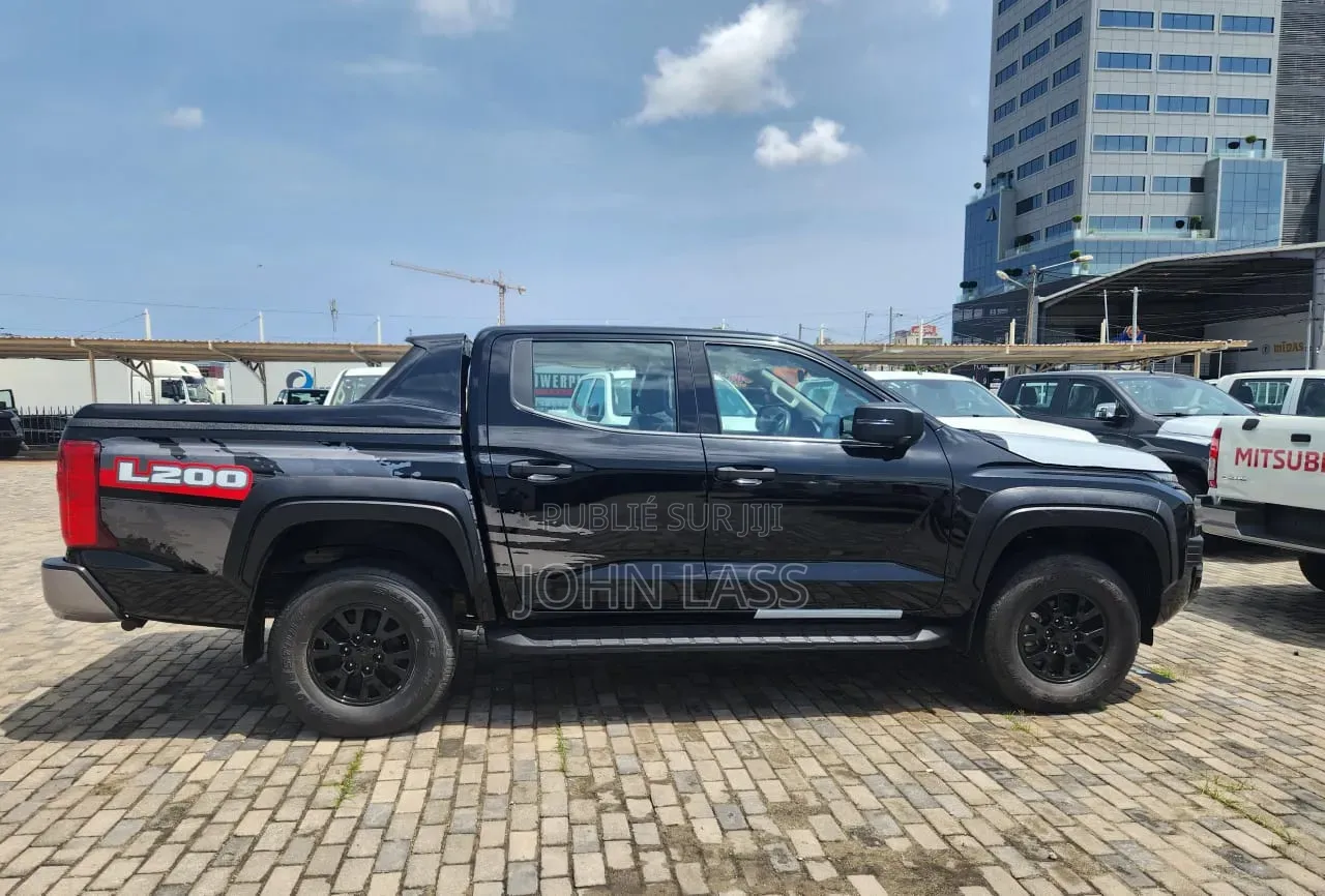 Mitsubishi L200 2025 Noir
