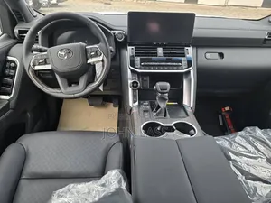 Nouveau Toyota Land Cruiser 2026 Noir