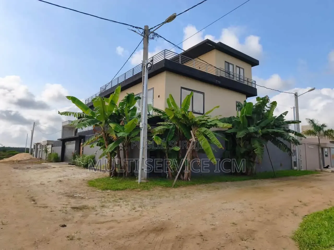 8chbre Duplex dans Ismaël Coulibaly, Bingerville à Vendre