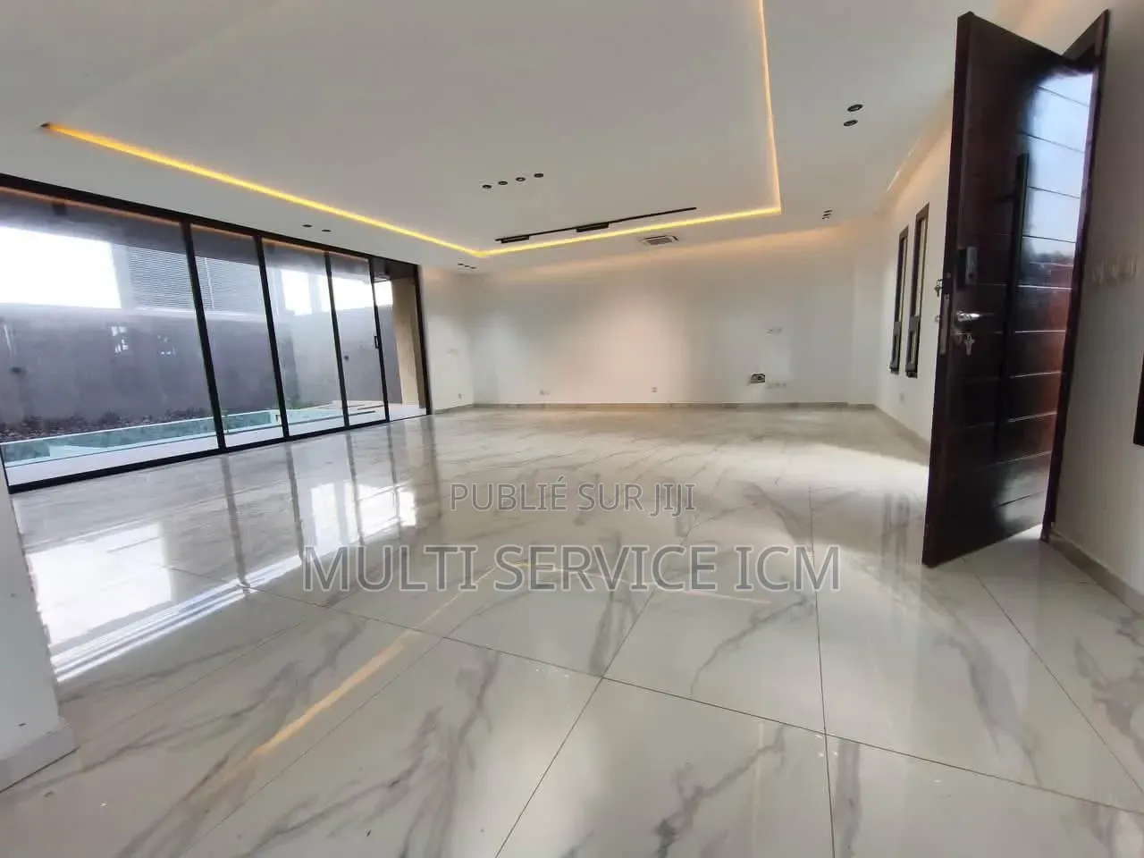 8chbre Duplex dans Ismaël Coulibaly, Bingerville à Vendre